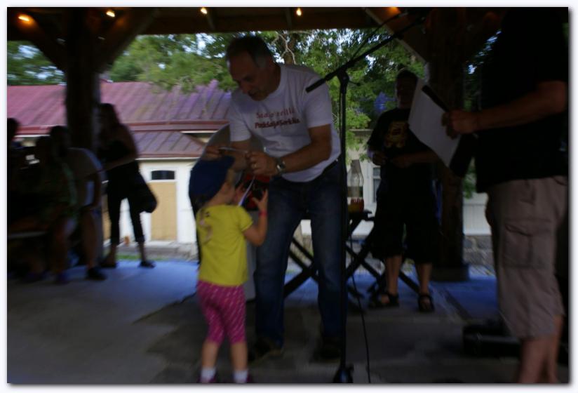 802x537 pixels (46K)